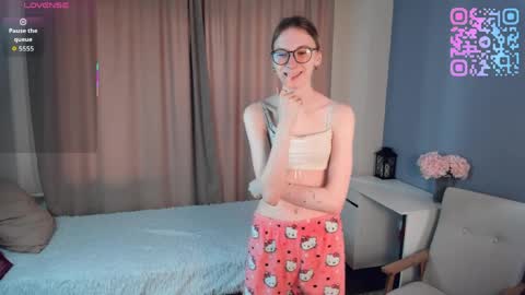 Kiki online show from 04/05/26, 01:03