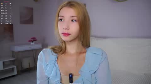 Lily online show from 11/09/25, 03:32