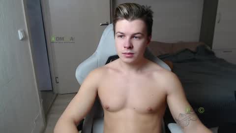 Snapshot of sunny1girl chatting on 03/10/25, 06:27 Alice and Sergey online show from 03/10/25, 06:27
