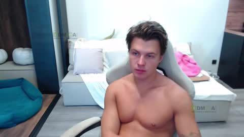 Snapshot of sunny1girl chatting on 10/07/25, 11:18 Alice and Sergey online show from 10/07/25, 11:18
