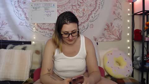 Snapshot of sunny420princess chatting on 05/25/26, 08:15 Sunny420 online show from 05/25/26, 08:15