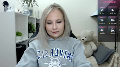 Naomi online show from 09/11/25, 04:45