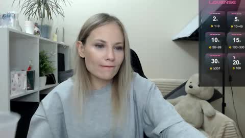 Naomi online show from 11/28/25, 03:53