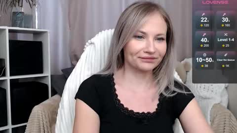 Naomi online show from 12/15/25, 05:23