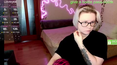 Snapshot of sunny_mood chatting on 01/20/25, 03:15 sunny mood online show from 01/20/25, 03:15