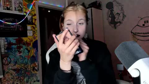 Sunny online show from 02/18/25, 04:26