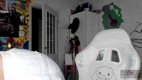 Sunny online show from 10/17/25, 06:10