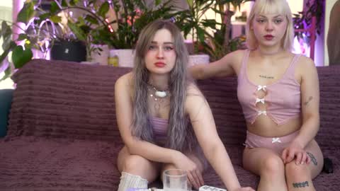 Snapshot of sunnyfia chatting on 01/19/26, 02:48 Fia - TG - Mia - Alice - online show from 01/19/26, 02:48