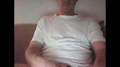 Snapshot of sunnygun0 chatting on 04/26/26, 04:26 sunnygun0 online show from 04/26/26, 04:26