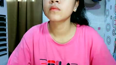 Snapshot of sunnyhotbabexx chatting on 05/21/26, 02:18 Azi online show from 05/21/26, 02:18