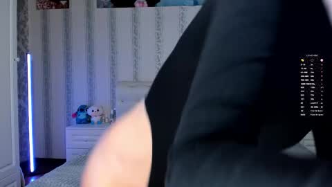 Sunny online show from 10/30/25, 03:35