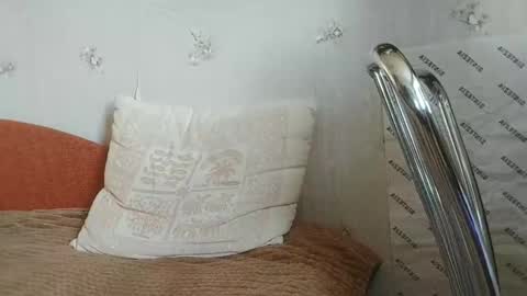 Snapshot of sunnyjoys chatting on 01/21/25, 11:24 Alina Streams Mon to Fri online show from 01/21/25, 11:24