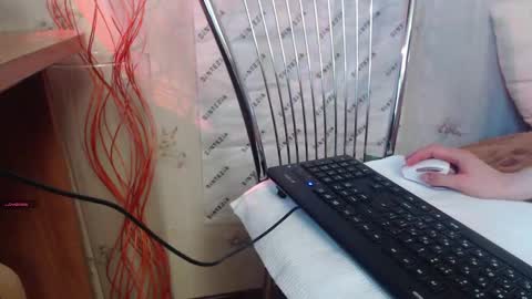 Snapshot of sunnyjoys chatting on 01/29/25, 12:56 Alina Streams Mon to Fri online show from 01/29/25, 12:56