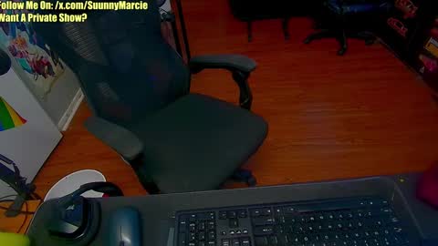 Snapshot of sunnymarcie chatting on 03/04/25, 11:32 Sunny Marcie online show from 03/04/25, 11:32