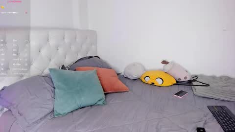 Snapshot of sunnymoonn_1 chatting on 10/30/25, 04:03 Sunnymoon online show from 10/30/25, 04:03