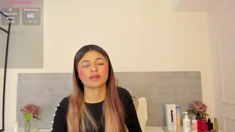 sunnywhitee online show from 04/23/26, 07:16