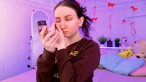 Snapshot of sunshine_blaze chatting on 02/18/26, 01:29 Alice online show from 02/18/26, 01:29