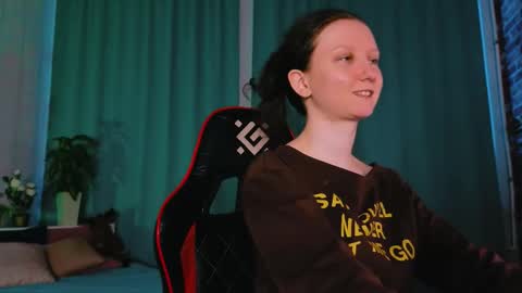 Snapshot of sunshine_blaze chatting on 02/22/26, 05:51 Alice online show from 02/22/26, 05:51