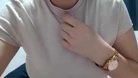 Annie online show from 01/01/25, 01:26