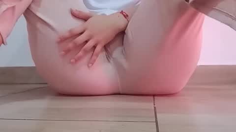 Annie online show from 10/17/25, 04:20