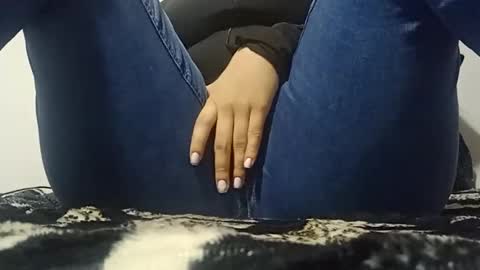 Annie online show from 04/17/26, 06:33