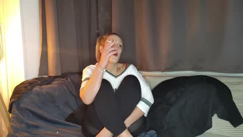 Ava online show from 01/10/25, 11:39