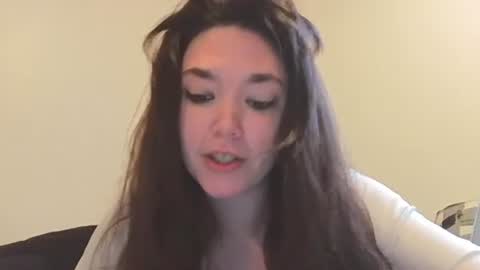 Snapshot of sunshinebreeze4me chatting on 03/22/26, 06:33 Mary 3 online show from 03/22/26, 06:33