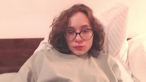 Snapshot of sunshinehella chatting on 06/03/26, 07:41 Hella online show from 06/03/26, 07:41