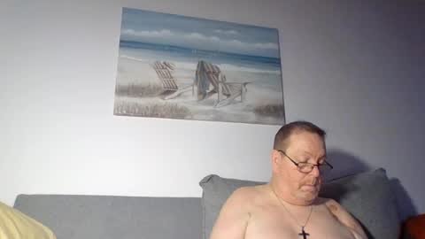 Snapshot of sunspotbaby chatting on 07/15/26, 12:49 Sunspotbaby online show from 07/15/26, 12:49