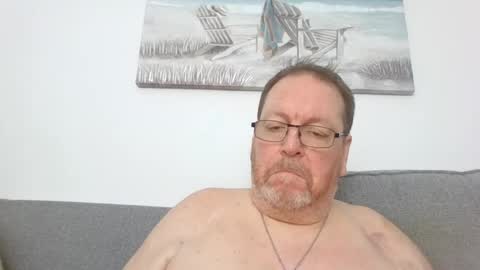Snapshot of sunspotbaby chatting on 08/03/26, 08:01 Sunspotbaby online show from 08/03/26, 08:01