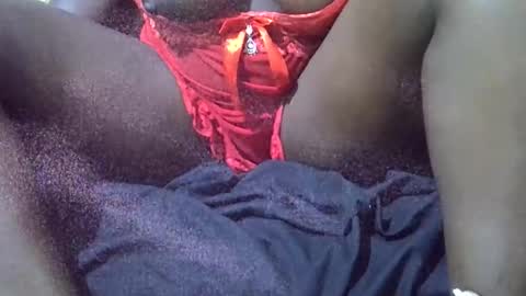 Snapshot of suoergila chatting on 11/04/25, 11:48 Liz online show from 11/04/25, 11:48