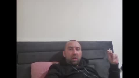 super42835015 online show from 11/01/25, 08:22