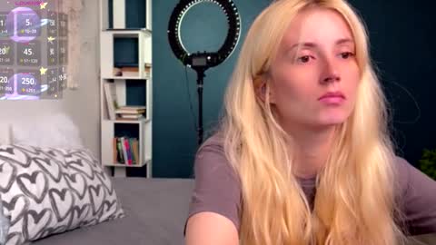 Snapshot of super_peach_stream chatting on 09/13/25, 12:05 ANNApvt open full info in bio online show from 09/13/25, 12:05