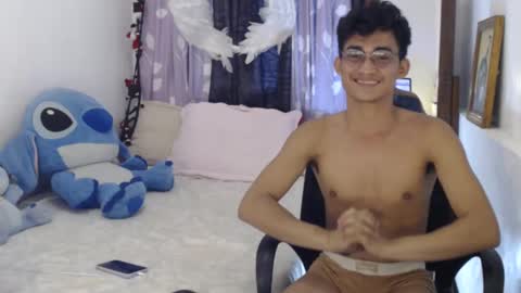 Snapshot of superasian143xx chatting on 12/03/24, 08:38 GAY online show from 12/03/24, 08:38