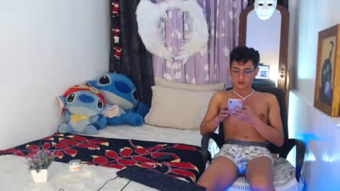 Snapshot of superasian143xx chatting on 01/03/25, 08:01 GAY online show from 01/03/25, 08:01