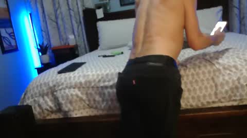 Snapshot of superbronnon chatting on 01/12/25, 08:14 Superbronnon online show from 01/12/25, 08:14