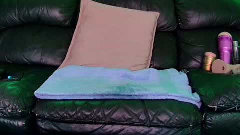 Thomas online show from 12/30/24, 09:29