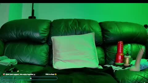 Thomas online show from 11/01/25, 03:52