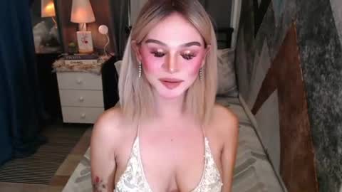 Snapshot of superh0tangelxx chatting on 06/19/26, 03:00 CARMINA online show from 06/19/26, 03:00