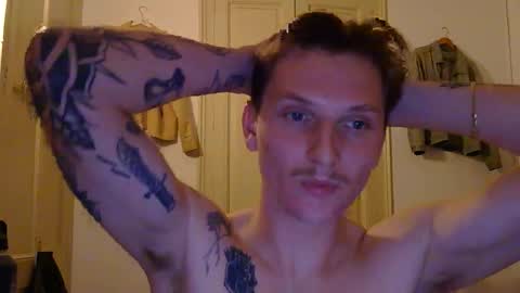 Snapshot of superhardxxxx chatting on 12/22/25, 06:27 Ctrl My Body online show from 12/22/25, 06:27