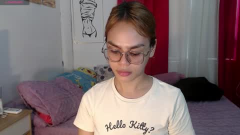 Snapshot of superhotvaleria chatting on 09/11/25, 05:51 Im val online show from 09/11/25, 05:51