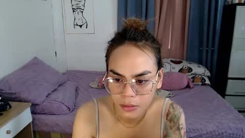 Snapshot of superhotvaleria chatting on 02/13/26, 04:08 Im val online show from 02/13/26, 04:08