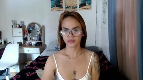 Snapshot of superhotvaleria chatting on 07/20/26, 01:09 Im val online show from 07/20/26, 01:09