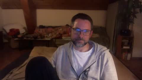 supersquirrel81 online show from 12/17/25, 06:14