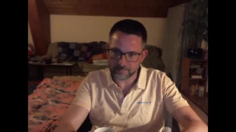 supersquirrel81 online show from 04/15/26, 06:59