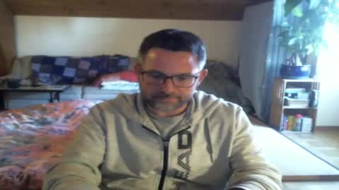 supersquirrel81 online show from 04/22/26, 05:14