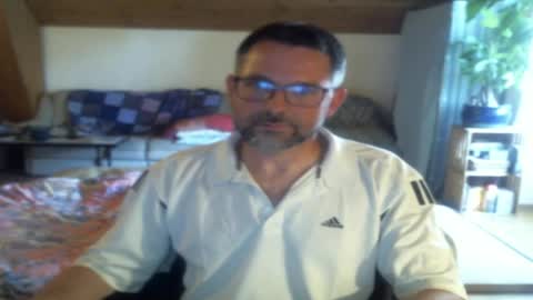 Snapshot of supersquirrel81 chatting on 04/26/26, 02:37 supersquirrel81 online show from 04/26/26, 02:37