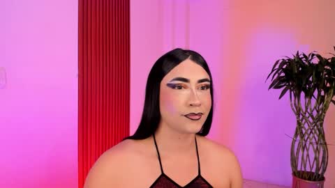 Snapshot of suprasexyjohn chatting on 11/18/25, 06:45 llllSupra llll online show from 11/18/25, 06:45