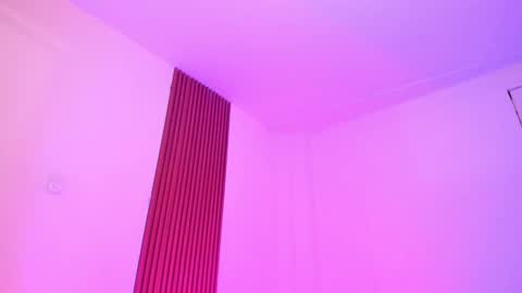 Snapshot of suprasexyjohn chatting on 11/30/25, 04:00 llllSupra llll online show from 11/30/25, 04:00