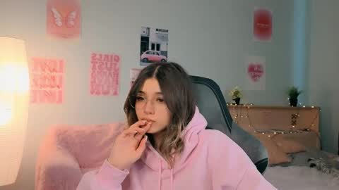 Sara online show from 05/02/26, 01:16